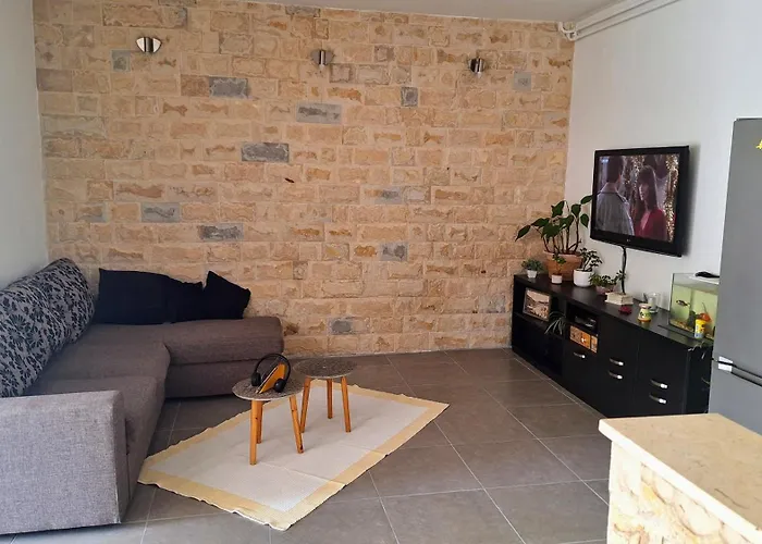 Sunny Stretto Apartments